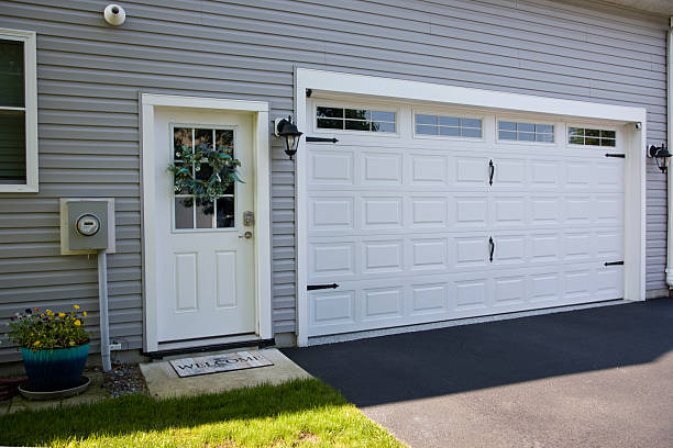 24/7 Emergency Garage Door Panel Replacement experts in Calais, ME